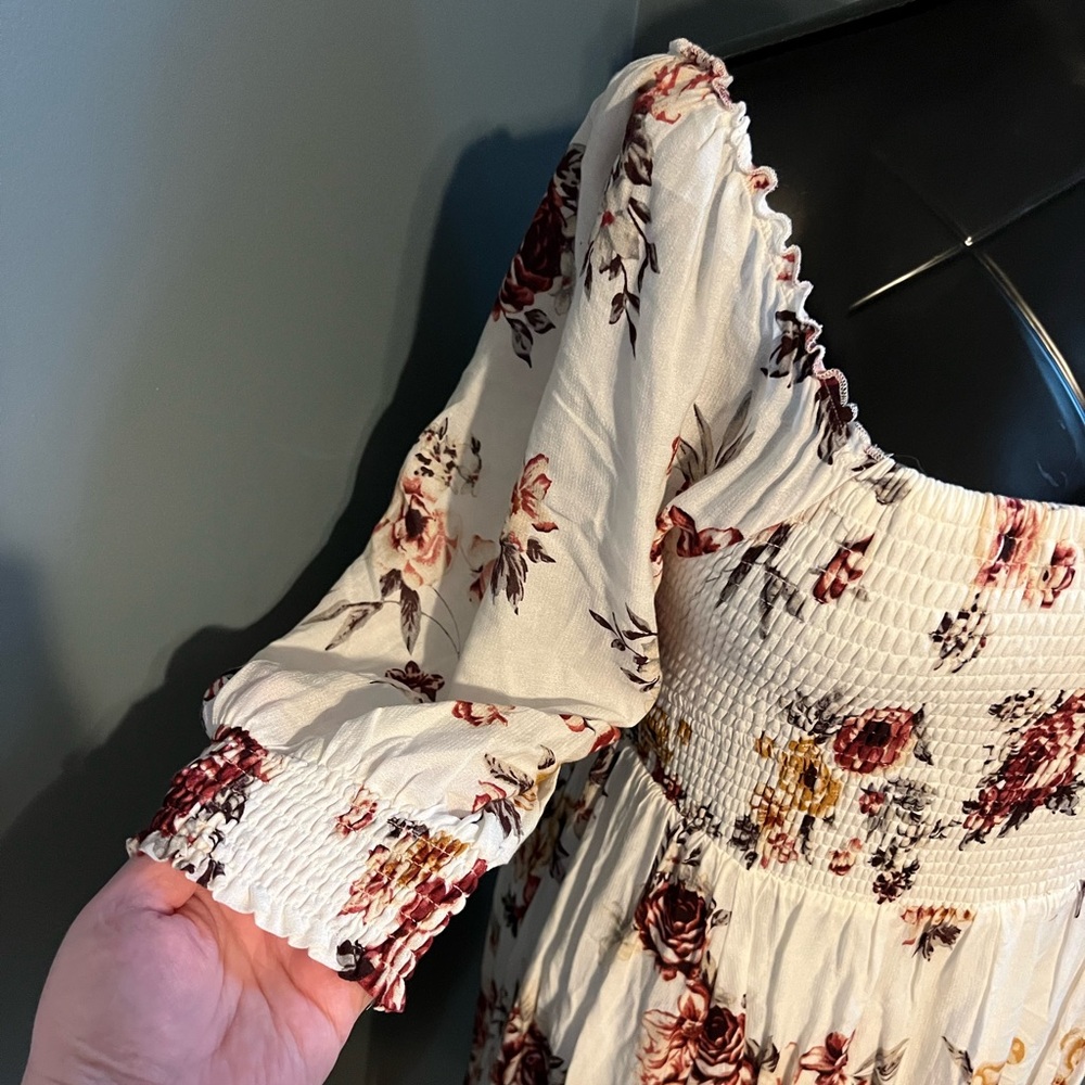 Torrid Cream and Red Floral Dress - Picture 6 of 14
